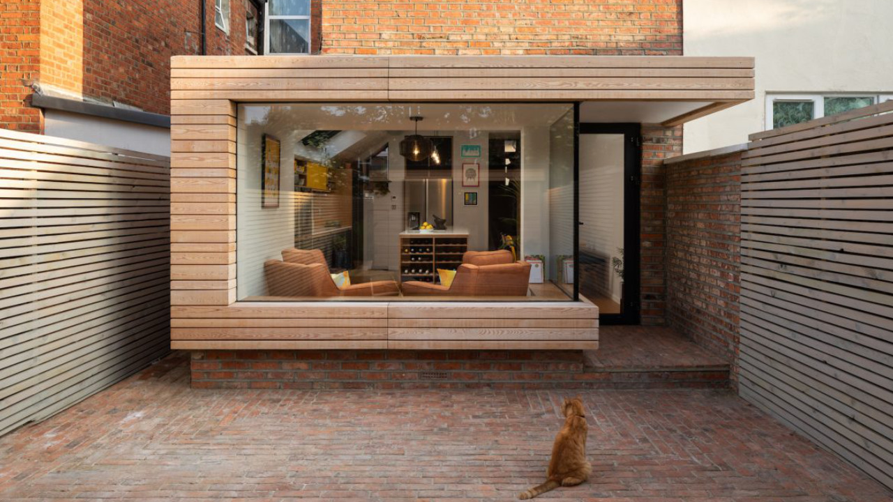 Gartenhaus-Büro in einem Backsteingebäude, Katze