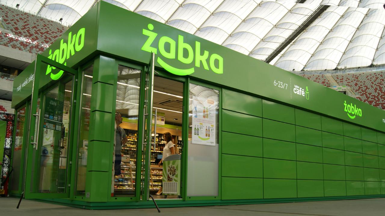 Der erste umweltfreundliche Żabka-Shop setzt auf Innovation für die Natur!